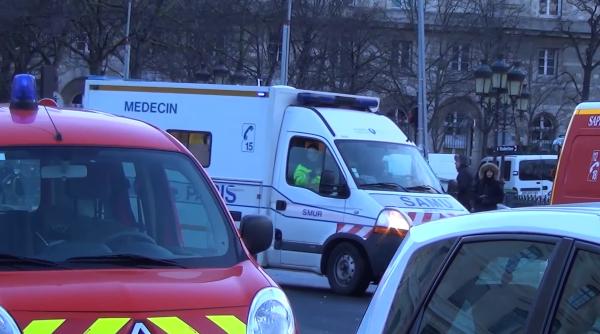 Franța. O FETIȚĂ de 3 ani a supraviețuit zile în șir, după ce MAMA ei a MURIT: „Mami e obosită, doarme”