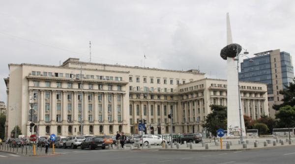 Piața Revoluției – locul unde istoriile stau față în față