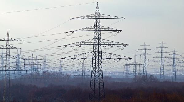 Primarul din Brăila a sunat FURIOS la firma de electricitate. Răspuns: "Sunați la PRIMĂRIE ca să raportați AVARIA"