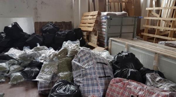 Ce mai trimit acasă românii din Spania în celebrul "pachet": Droguri de peste 100.000 de euro