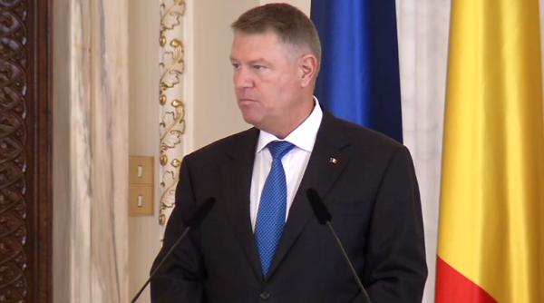 Iohannis a promulgat legea prin care elevii din 50 de școli beneficiază de masă caldă în valoare de 10 lei/zi