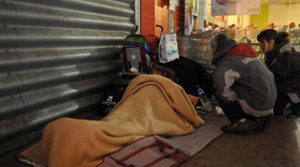 Italia: Tânăr român, mort la spital, după ce a fost găsit ÎN AGONIE  pe stradă