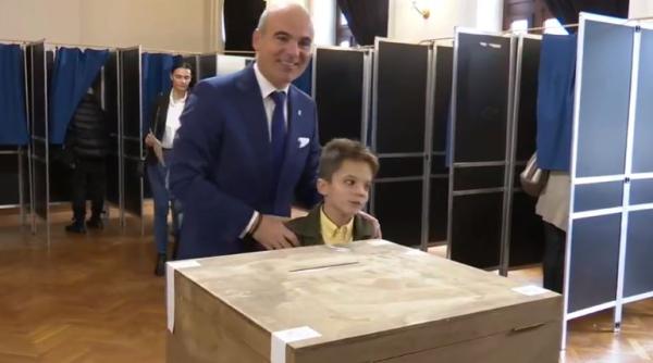 Rareș Bogdan despre prezența la vot în DIASPORA: „Frații din străinătate ne-au arătat dorința lor pentru democrație“