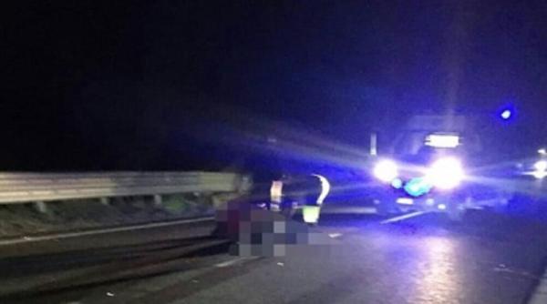 Italia. O ROMÂNCĂ a MURIT în urma unui ACCIDENT BIZAR. A CĂZUT inexplicabil din mașină