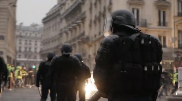 Franța: PROTESTE violente. Manifestanții au pătruns în sediul unui minister 