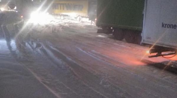 Ninge în Europa. Șoferi români, BLOCAȚI în zăpadă, în Italia