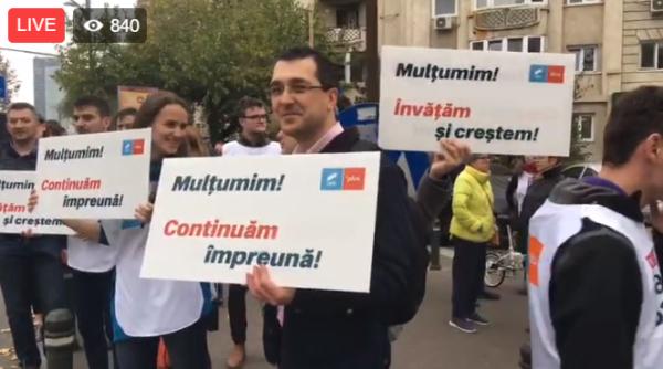 Membrii USR-PLUS, marș în Piața Victoriei în această dimineață