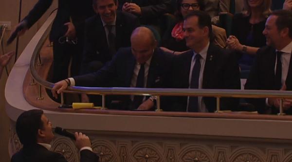 Moment HILAR la dezbaterea lui Iohannis. Radu Tudor i-a dat MICROFONUL lui Orban: "O întrebare incomodă"