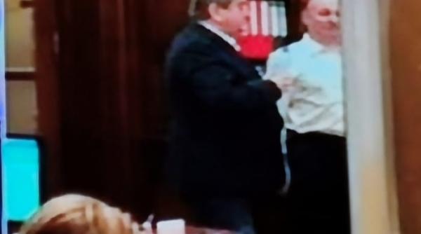 Cum l-au ajutat miltarii și polițiștii, fără să vrea, pe Gabriel Oprea să ajungă în conducerea PSD