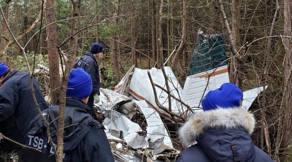 Avion PRĂBUȘIT în Canada. 7 persoane au MURIT