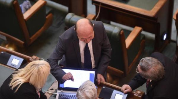 Traian Băsescu despre DEZASTRUL din Învățământ: „Ecaterina Andronescu şi PSD - responsabilii pentru sacrificarea viitorului acestei ţări“