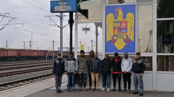 Șapte indieni au plătit 1.000 euro pentru buletine românești FALSE. Au fost prinși în tren la vamă