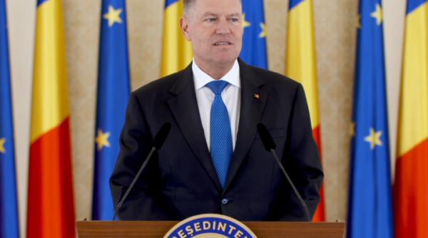 Klaus Iohannis l-a IERTAT pe Năstase. Nu-i RETRAGE decorația