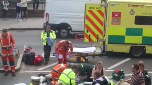 Marea Britanie. Un AUTOCAR plin, implicat într-un ACCIDENT GRAV