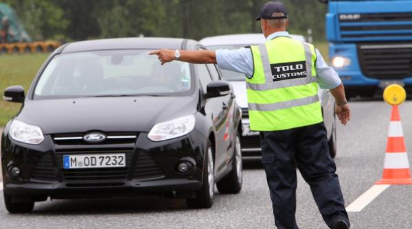 O minoră româncă i-a furat buletinul mătușii și a vrut să fugă în Germania 