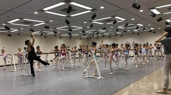 O româncă, managerul unei școli de balet din Viena, acuzată de abuzuri grave