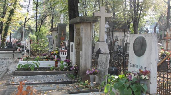 The Writers' Alley and the Monuments of Bellu Cemetery