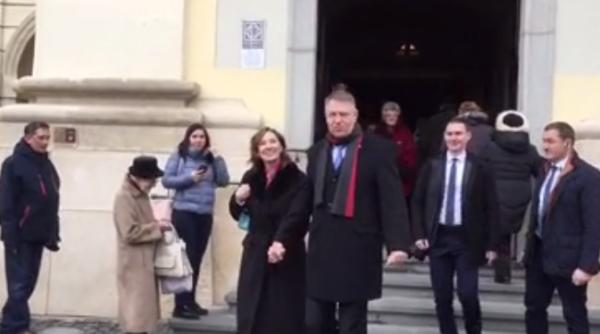 Iohannis, mesaj pentru români după Slujba de Crăciun: "Crăciun Fericit!"