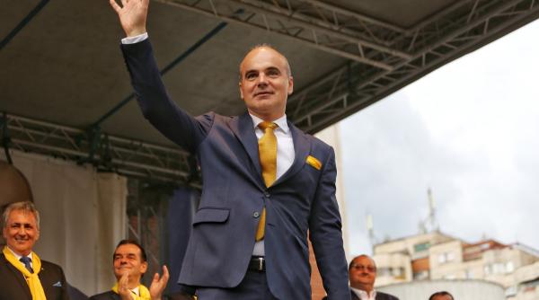 Rareș Bogdan, mesaj cu tâlc pentru români de Anul Nou: „Am întors, cu toții, destinul țării. Iubiți România și în 2020!“