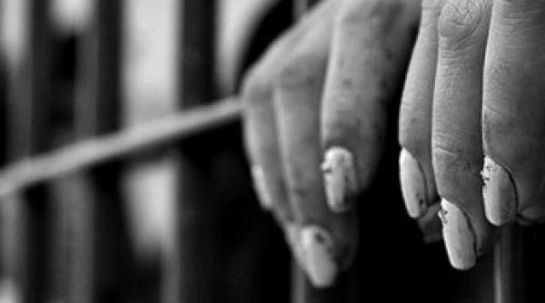 Român închis în China pentru o fraudă de 80 de dolari. De 5 ani stă într-o cușcă și cere o șansă la viață