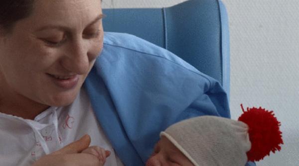 Spania. Primul copil român născut în acest an se numește David: „Nașterea a fost cam grea și lungă”