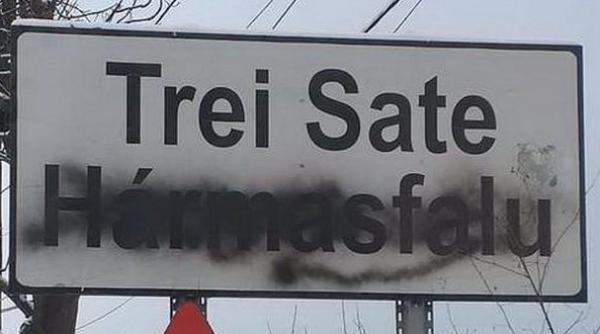 Indicatoare în limba maghiară, vopsite. Reprezentant UDMR: "O provocare împotriva comunităţii maghiare"