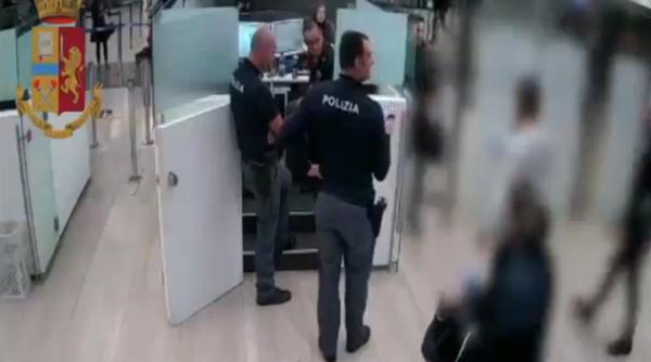 Italia. Un copil moldovean, „adoptat” de un carabinier după ce a rămas singur pe aeroport
