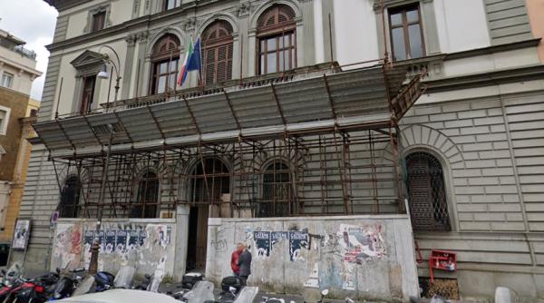 Italia. Un român a luat cu asalt un liceu din Roma. Elevii s-au baricadat în clase