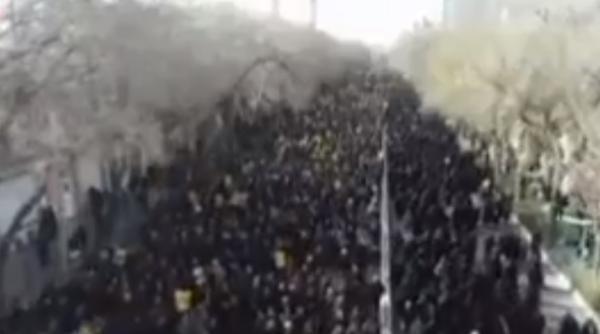 Forțele de ordine din Iran au tras cu muniție de război în protestatari (VIDEO)