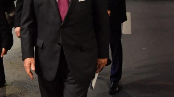 Video. Ambasadorul SUA recită "Somnoroase păsărele" de ziua Culturii Naţionale, împreună cu angajaţii ambasadei