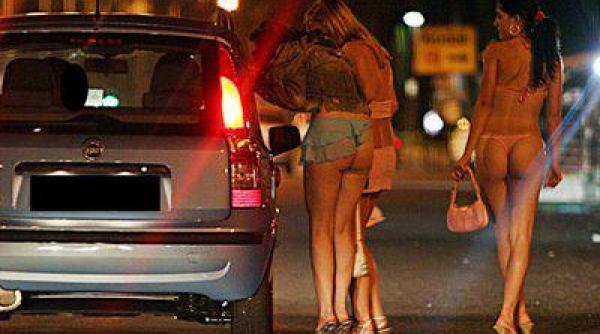 Italia: O prostituată româncă și-a ȘANTAJAT colega de muncă după ce a FILMAT-O. Voia să le arate copiilor