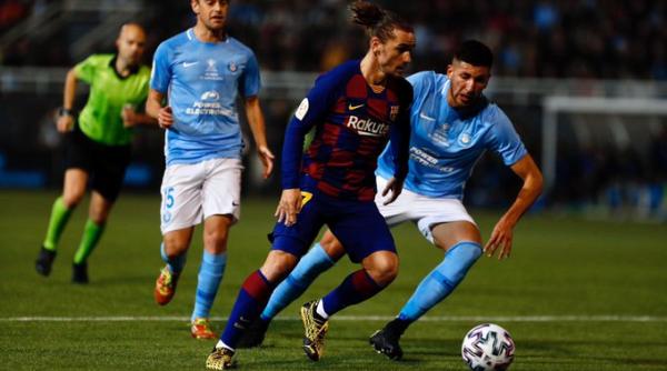 Un român a „importat“ specula în Spania: Bilete false pentru meciul Ibiza - Barcelona, vândute sub ochii poliției