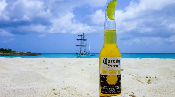 Studiu: Lumea crede că există o legătură între coronavirus și berea Corona