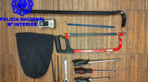 Spania. Doi români, arestați după o încercare nereușită de spargere. Ce conținea "kit-ul" dedicat