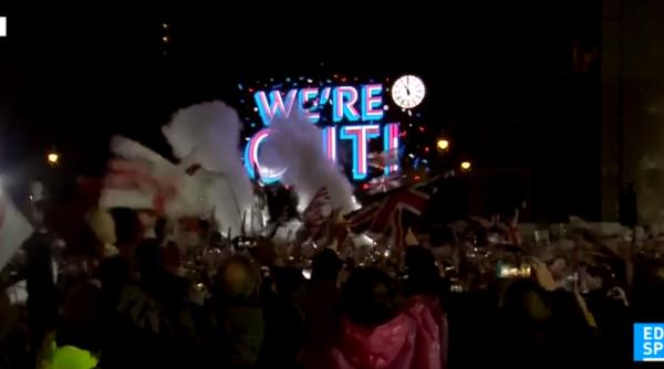 Brexitul a fost sărbătorit cu artificii și bucurie la Londra. Imagini spectaculoase