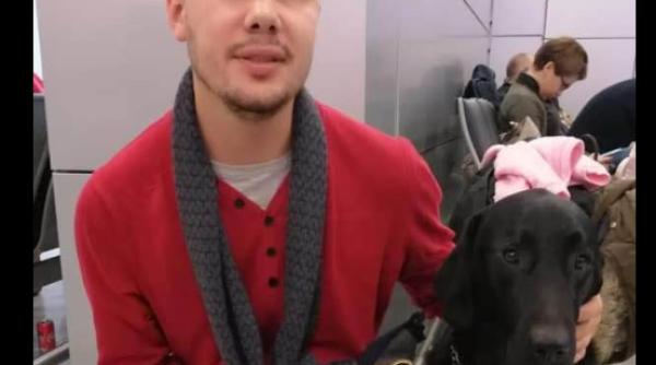 Tânăr nevăzător, umilit în Gara de Nord. A fost nevoie să sune la 112 pentru urca în tren cu câinele însoțitor