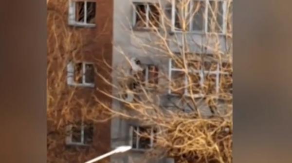 O tânără din Craiova s-a aruncat de la etaj, live pe Facebook