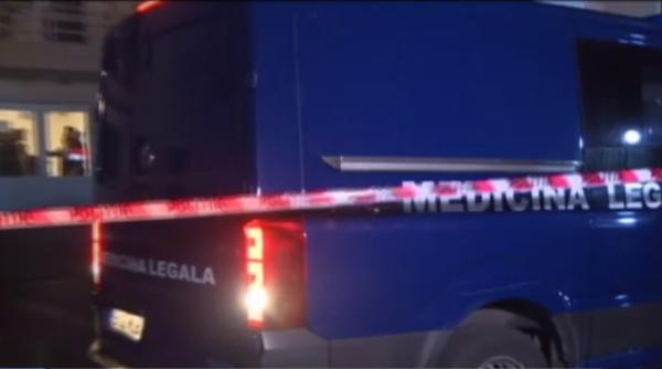 Un șofer din București a găsit cadavrul unui bărbat în mașina sa