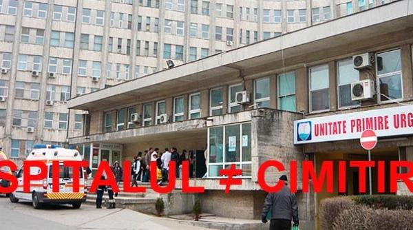 Lanţ uman în faţa Spitalului Judeţean Constanţa. Revolta oamenilor după ce o femeie a murit aşteptând 16 ore la Urgenţă