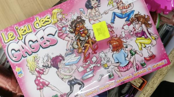 Un român a căutat o jucărie pentru copil, dar avut parte de șocul vieții. Ce joc „special“ a găsit printre articolele dedicate copiilor