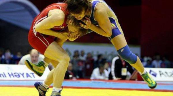 Italia. Două românce, în cursa pentru medalii la Campionatul European de lupte de la Roma