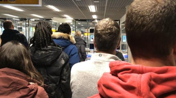 Britanicii se plâng de statul la coadă la pașapoarte, la intrarea în UE: "Nu acesta este Brexitul pentru care am votat"