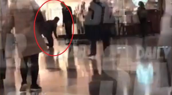 Londra. Oamenii o iau la fugă după ce un bărbat s-a prăbușit de la o tuse puternică (VIDEO)