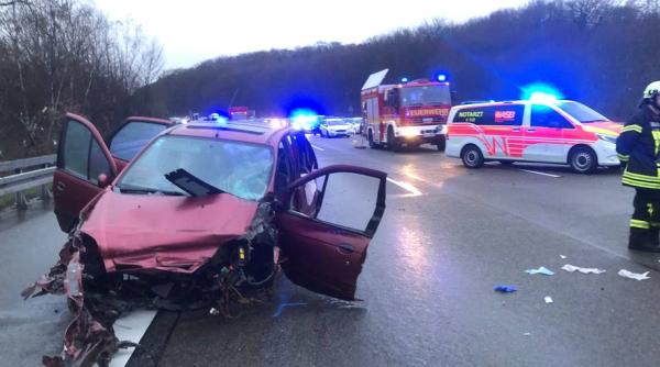 Germania: Româncă moartă într-un accident cumplit. Fetița ei de 2 ani dusă cu elicopterul la spital, în stare critică