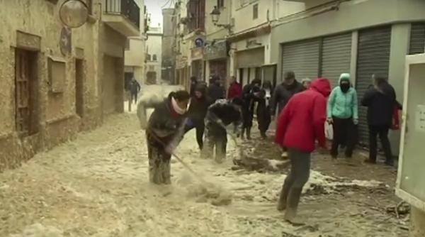 Alertă în Spania! Furtuna Karine aduce rafale de vânt puternice și valuri de peste 6 metri