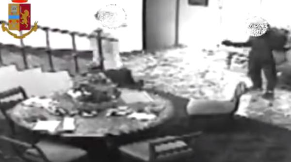 Italia. Hoț român, prins de italiancă în casă. Femeia s-a rugat de el să plece - VIDEO