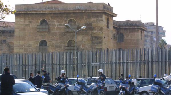 Doi tineri români au speriat Franța. Au furat chiar și în parcarea închisorii: „Nu îmi amintesc, sunt confuz“