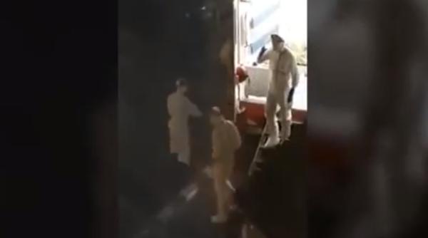 O studentă de la căminele din Regie suspectă de coronavirus. Transportată cu izoleta la „Matei Balș“