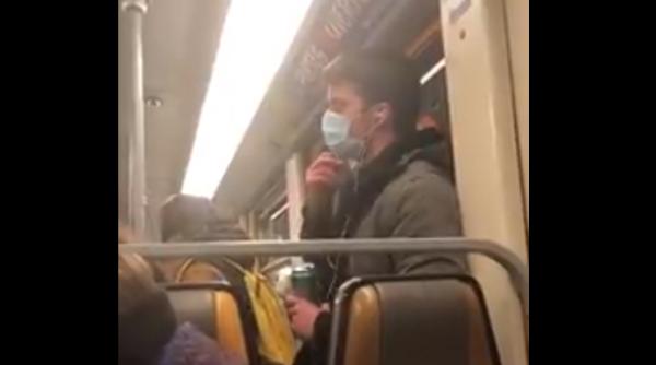 Coronavirus. Gestul revoltător al unui tânăr, într-un autobuz, în Italia. Şi-a dat masca jos şi... - VIDEO