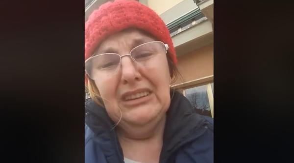 Româncă din Italia imploră ajutor: „A murit bătrâna! Nu am mașină spre România“ (video)